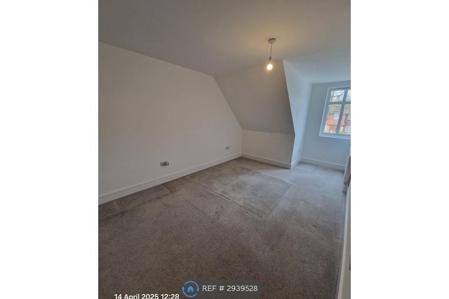 Flat, Ark Apartments Arkwright Road, South Croydon photo 4
