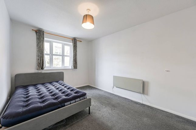 Crofters Court, Deptford photo 3