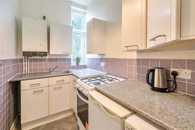 Flat 2, 31, Samos Road, London photo 4