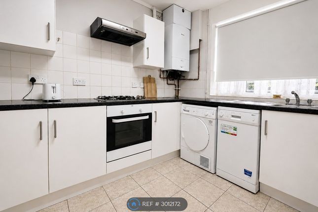 Flat, Grasmere Court Verdun Road, London photo 2