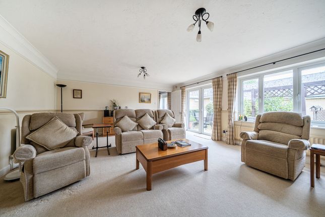 6, Grange Way, Bedford photo 4