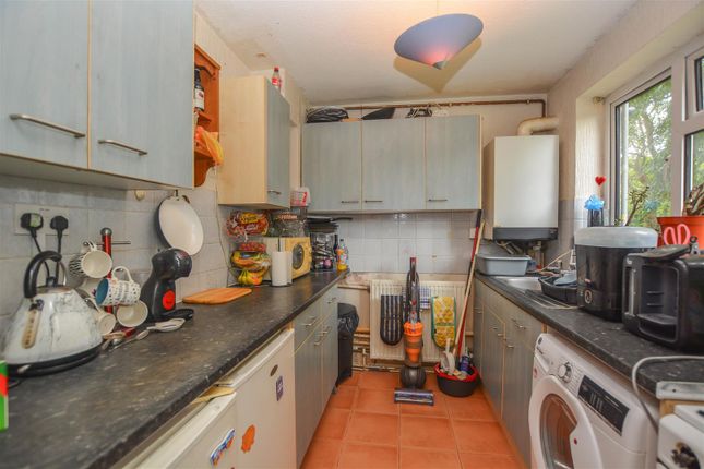 3 Thorrington Bold, Woodland Avenue, Brentwood photo 3