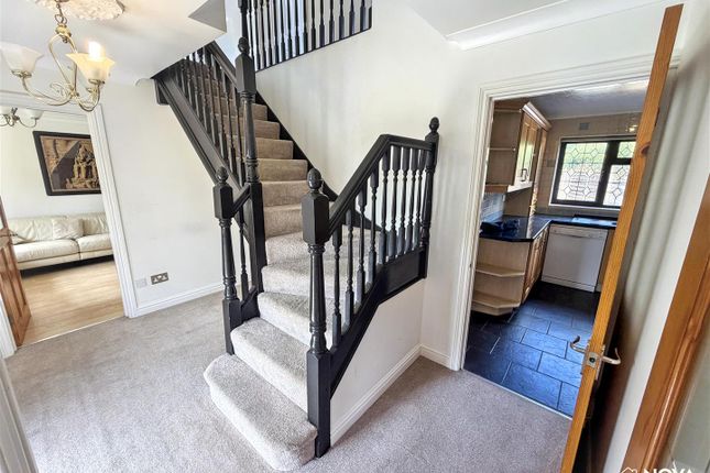 7, Rowington Close, Luton photo 4