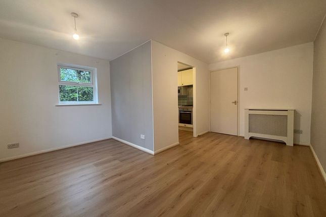 99, Shaftesbury Gardens, North Acton photo 2