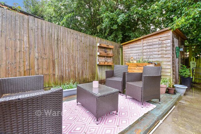 2, Cruttenden Close, Tenterden photo 3
