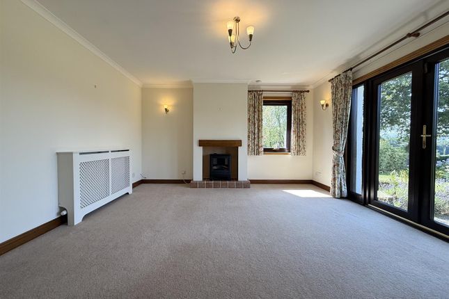 27, Queensberry Beeches, Thornhill photo 2