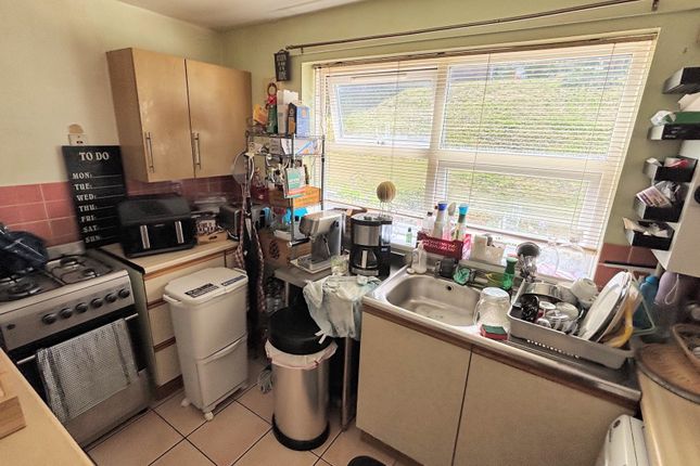 1b Beel Close, Portland photo 4