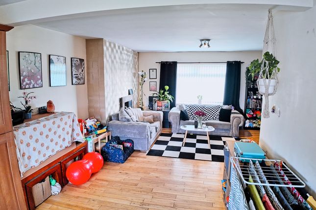 70, Causeway, Gateshead photo 3