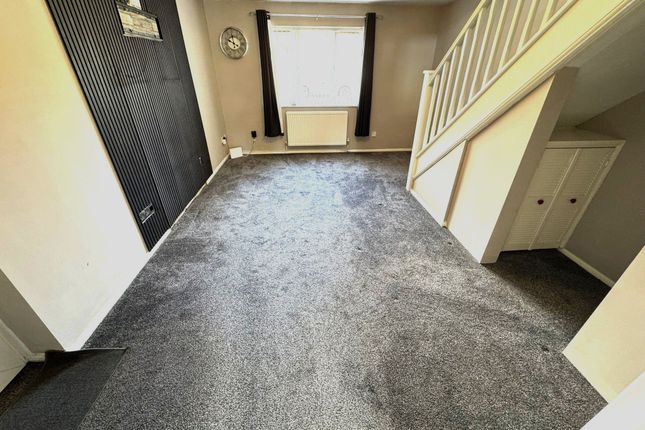 9 Barn Farm Close, Bilston photo 4