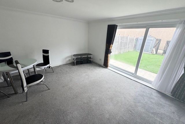 19, ROMFORD photo 3