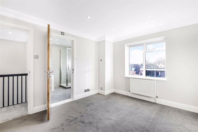 Town house to rent in Harley Road, London