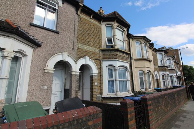 Thumbnail Flat to rent in High Street, Enfield