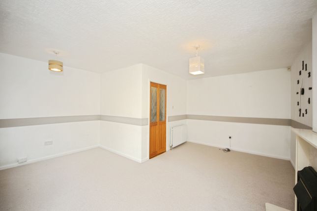 8, Green Acres, West Midlands photo 4