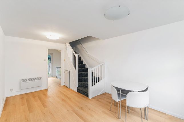 Thumbnail Property to rent in Goldhaze Close, Woodford Green