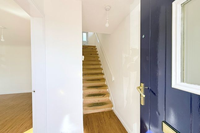 9, Bell court , Falklrk  photo 2