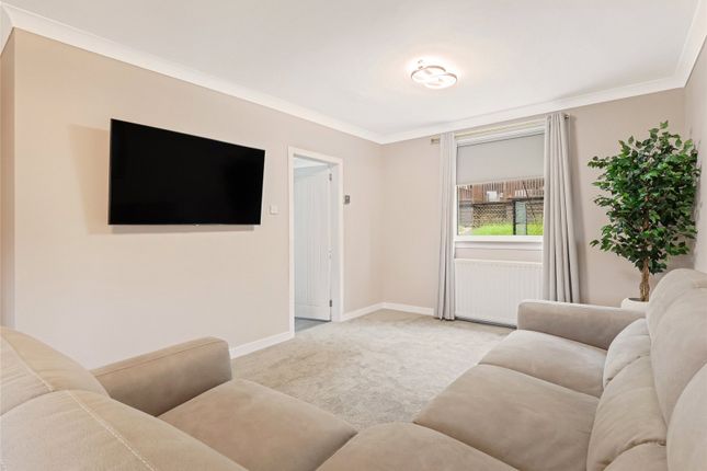 100, Elizabeth Crescent, East Ayrshire photo 3