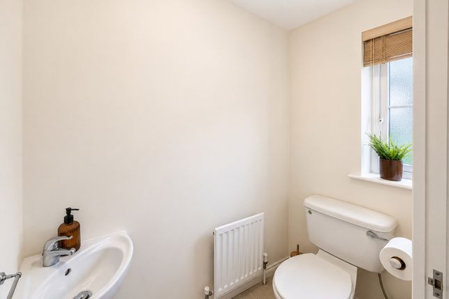 8, Railway Cottages, Lambeg photo 4