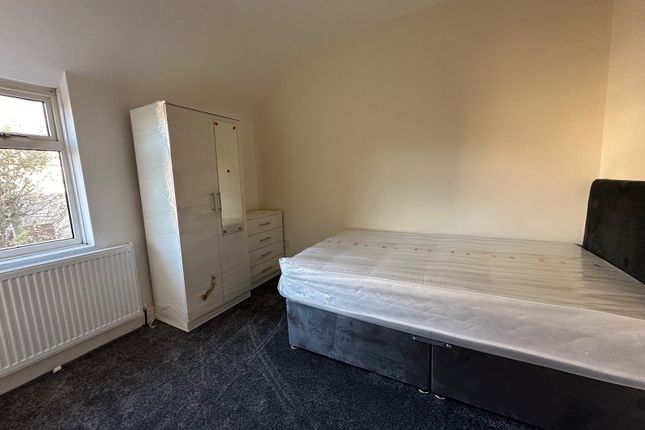 Room to rent in Church Road, Clipstone Village, Mansfield