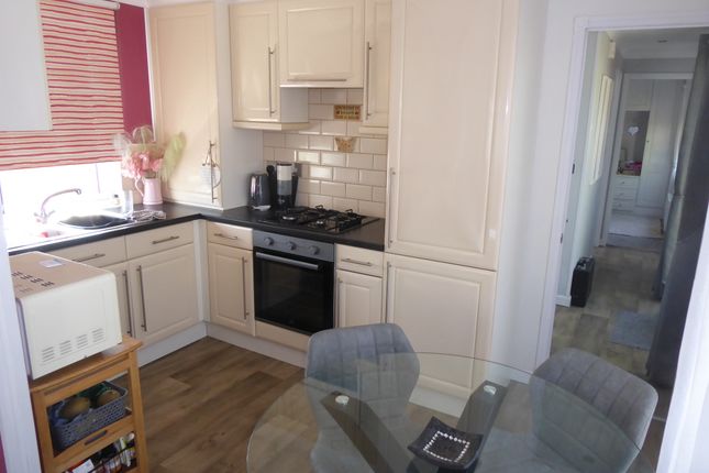 20 The Rowans, Woodbine Close Park, Waltham Abbey photo 3