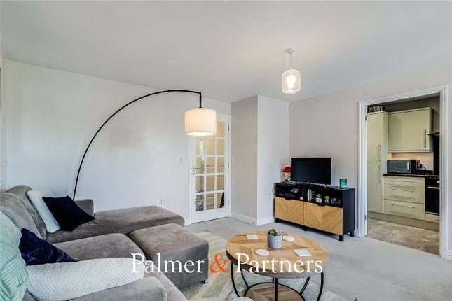 129, Rookes Crescent, Essex photo 4