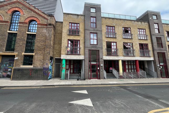 Thumbnail Flat to rent in 56 Quaker Street, Shoreditch