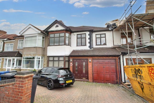 Thumbnail Semi-detached house to rent in Roding Lane North, Woodford Green