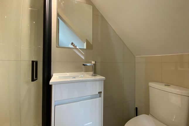 Room 7 223,, West Wycombe Road, High Wycombe photo 2