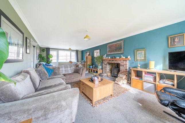 2, St. Martins Way, Grantham photo 2
