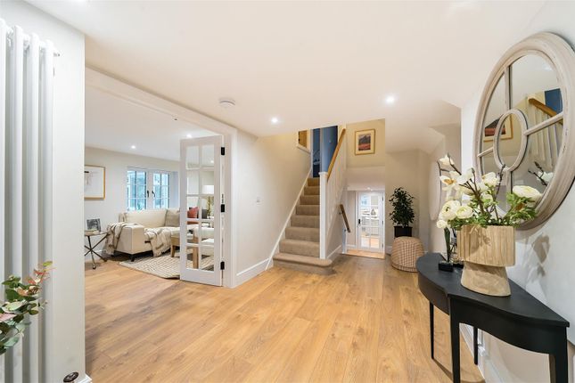 Oak Tree Cottage, The Street, Dockenfield, Farnham photo 3