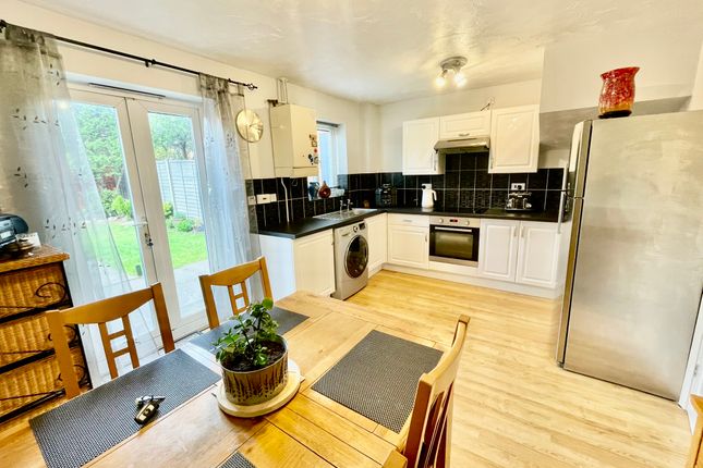27, Kayser Court, Biggleswade photo 2