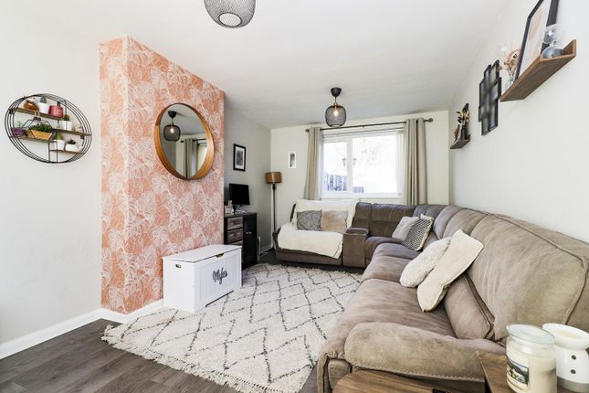 153, Simmonite Road, Rotherham photo 3