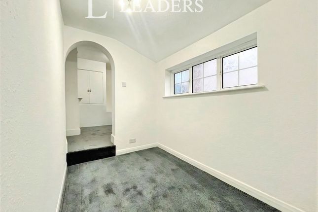 7, Dennett Road, Croydon photo 4