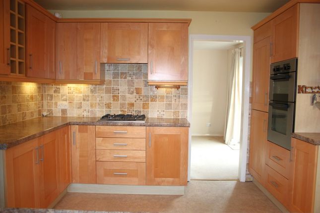 9, Kinver Close, Plymouth photo 2