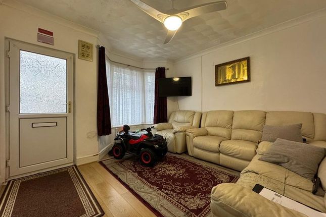 13, Norman Road, Luton photo 2