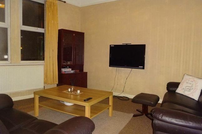 A Spacious And Inviting Large Modern Living Room, ...
