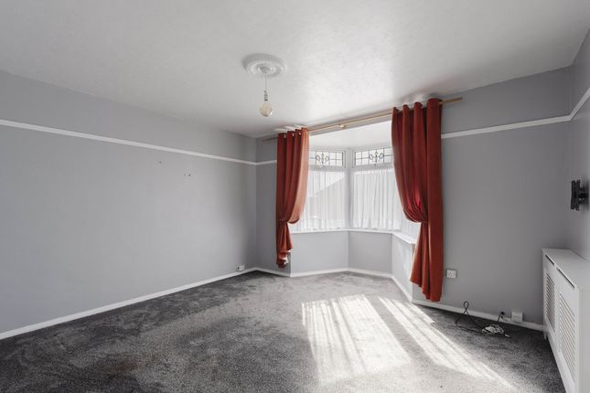 4, Fairford Close, Romford photo 4