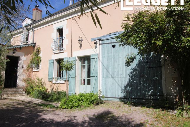 Thumbnail Villa for sale in Pellevoisin, Indre, Centre-Val De Loire