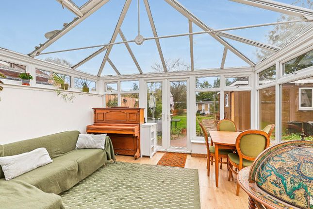 Hallfield Terrace, Ely photo 3
