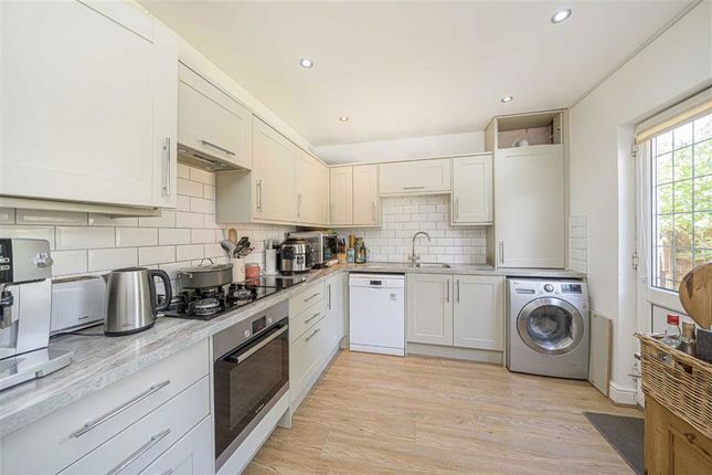 4, Wilcox Road, Teddington photo 3