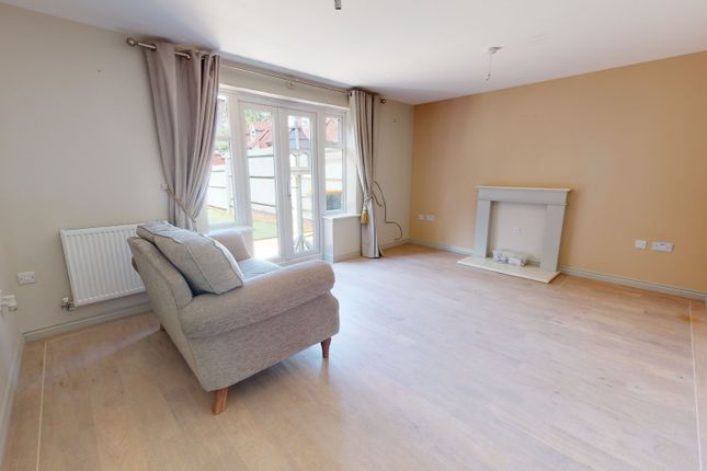 21, Ashtree View, Newport photo 4
