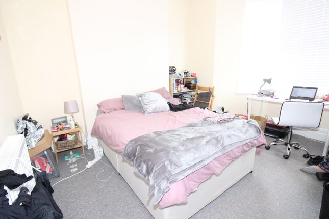 13, Lisvane Street, Cardiff photo 4