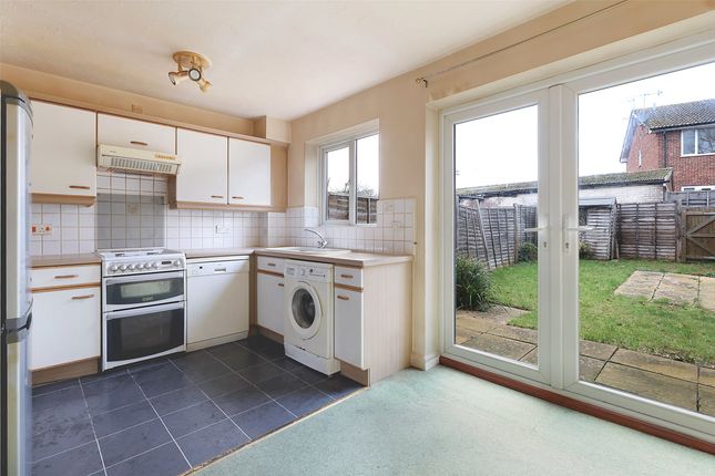 15, Crowhurst Mead, Surrey photo 4