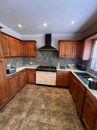 42, Bridport Avenue, Romford photo 4