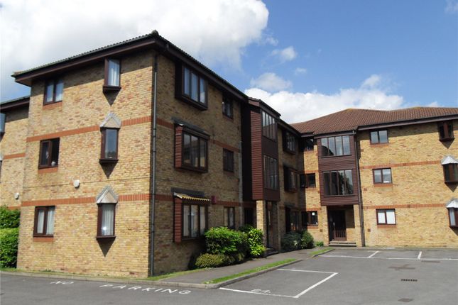 Thumbnail Flat to rent in St. Georges Close, Horley, Surrey