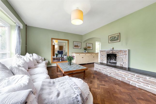 5, Huttles Green, Royston photo 2