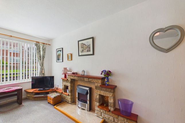 26, Queens Drive, WHITBY photo 4