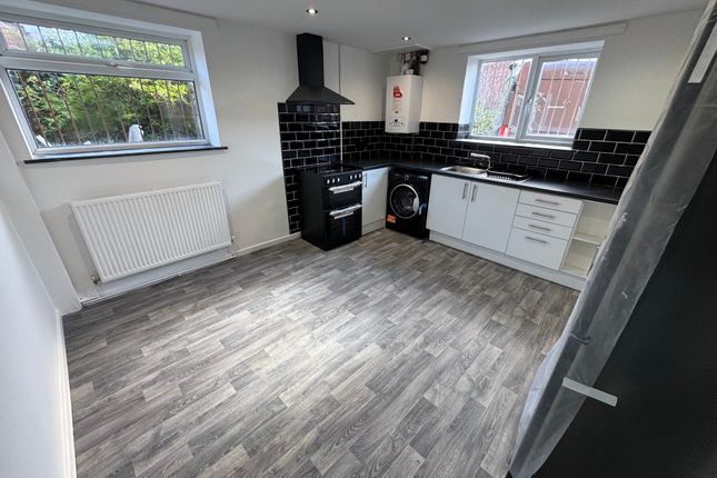 1K, Longcauseway, Bolton photo 2