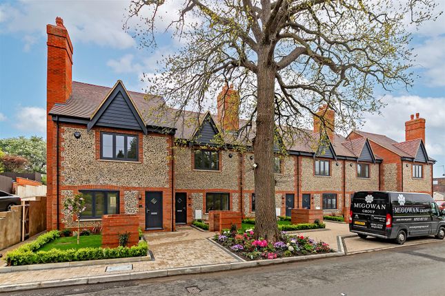 Thumbnail End terrace house for sale in Chapel Croft, Chipperfield