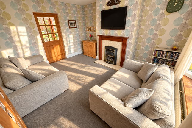 4 Rutland Avenue, Lancaster photo 3