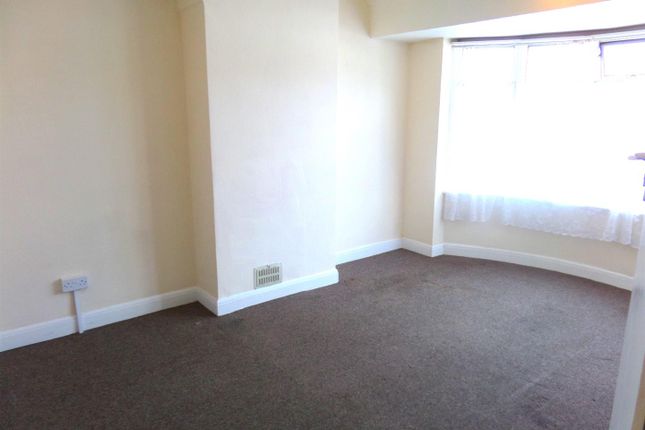 65, Glamis Crescent, Hayes photo 5